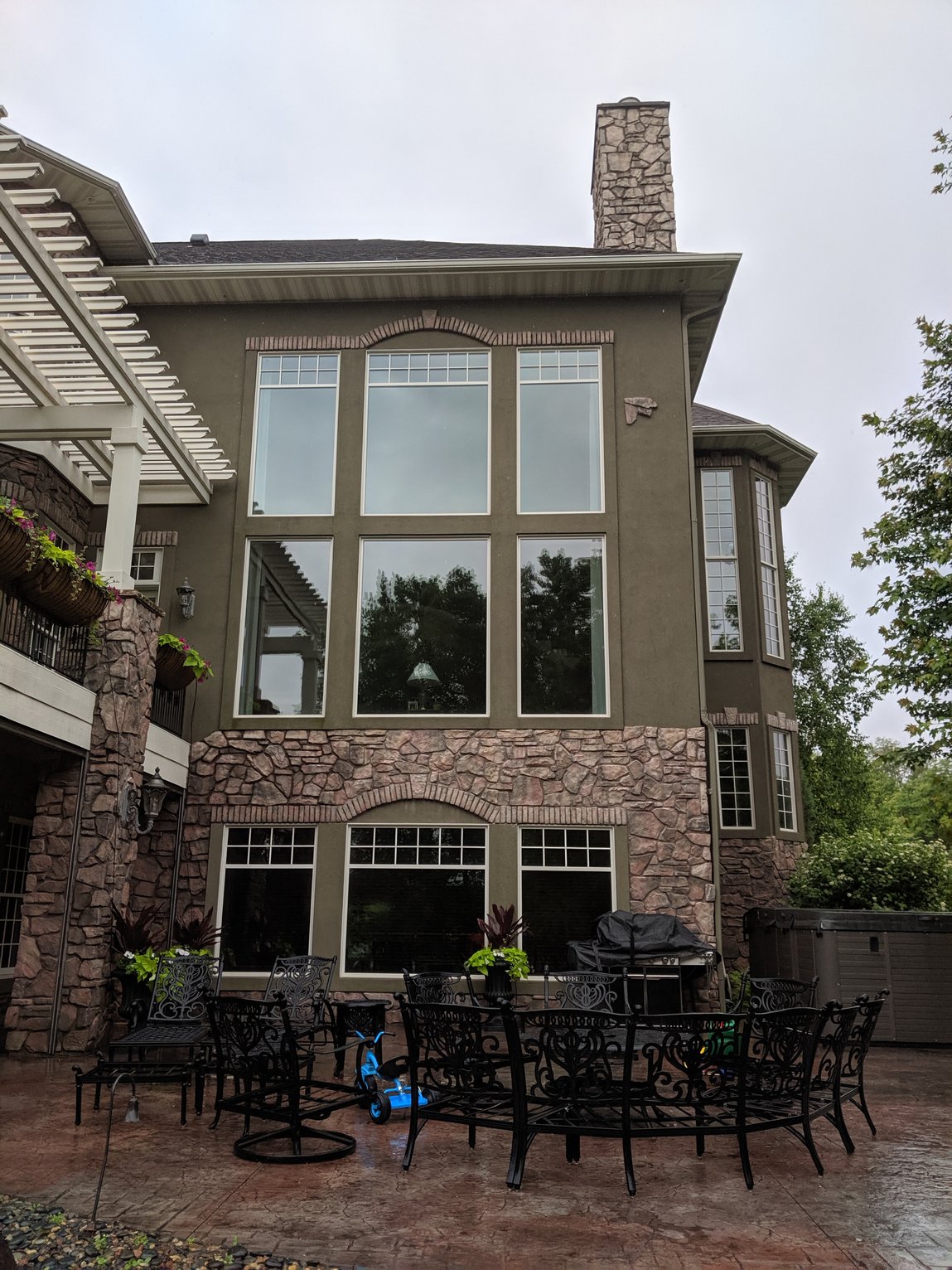 Residential window cleaning Milwaukee WI exterior